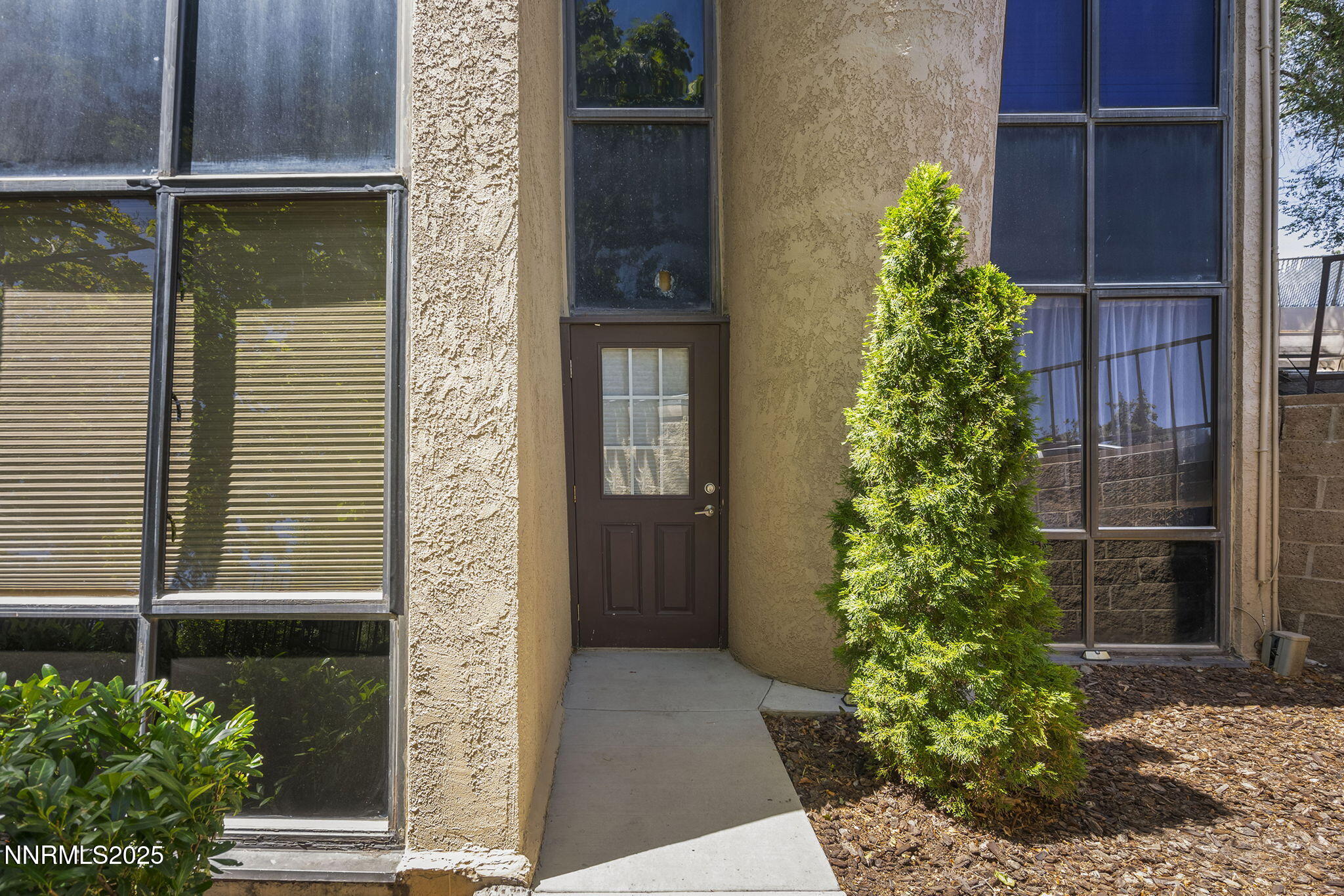 27 Vista Rafael Parkway Reno, NV 89503 - Photo 3 of 20 3-web-or-mls-_DSC0253