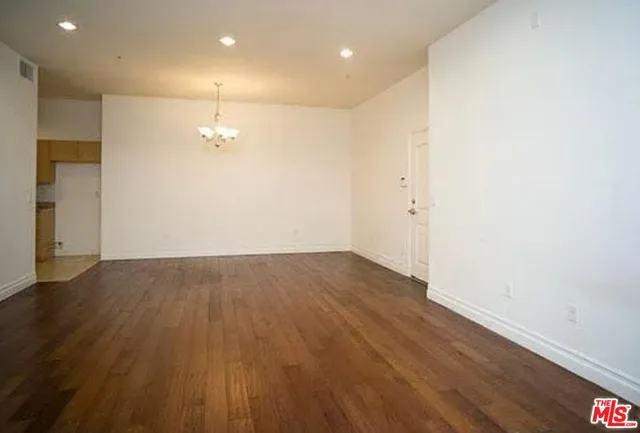 $3,200 | 917 South New Hampshire Avenue, Unit 102, Los Angeles, CA 90006