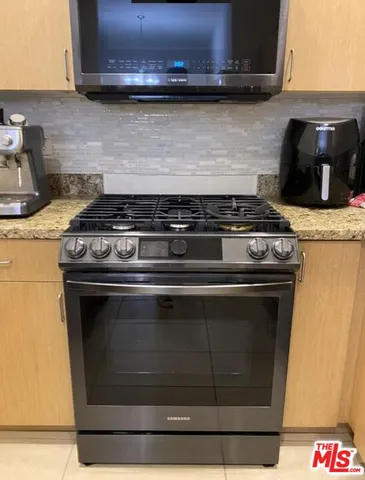 $3,200 | 917 South New Hampshire Avenue, Unit 102, Los Angeles, CA 90006