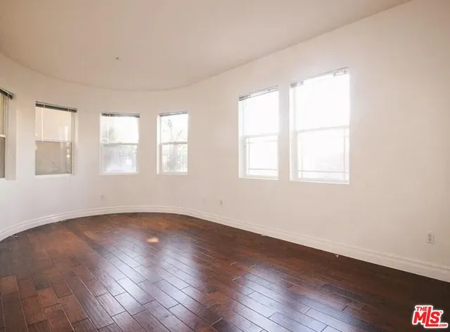 $3,200 | 917 South New Hampshire Avenue, Unit 102, Los Angeles, CA 90006