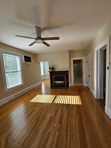 $2,300 | 116 East Broadway, Unit 2, Derry, NH 03038