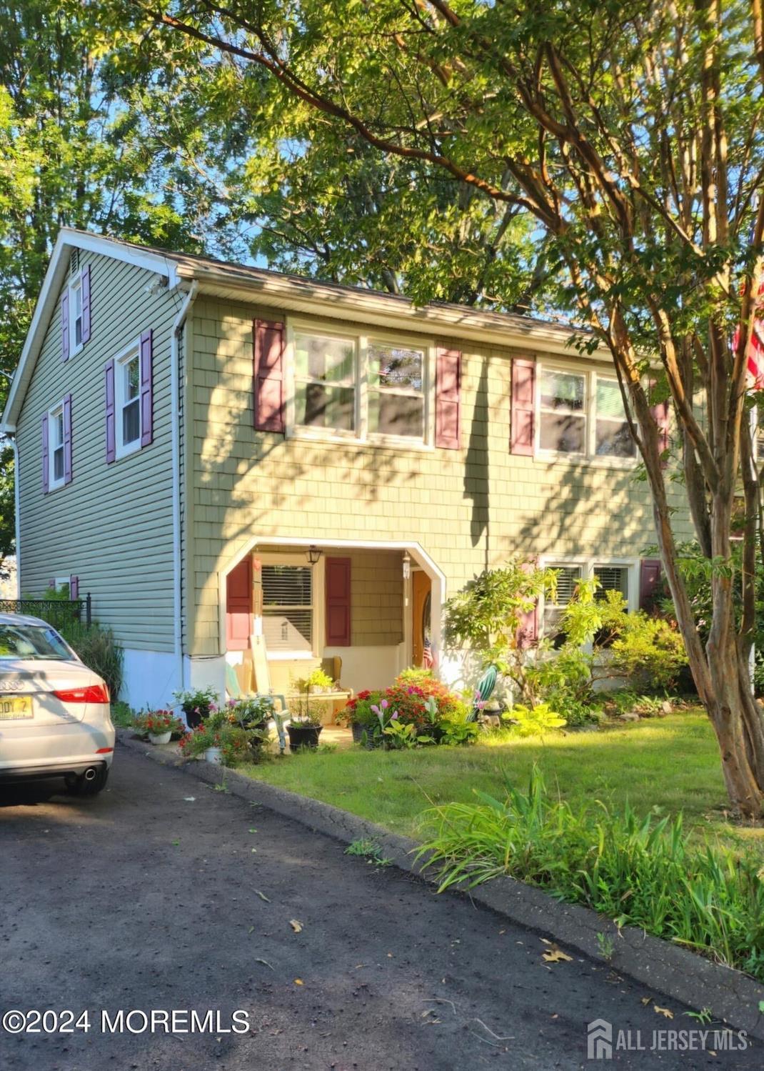 53 West Concourse Keyport, NJ 07735 - Photo 2 of 5 Gallery Image 2