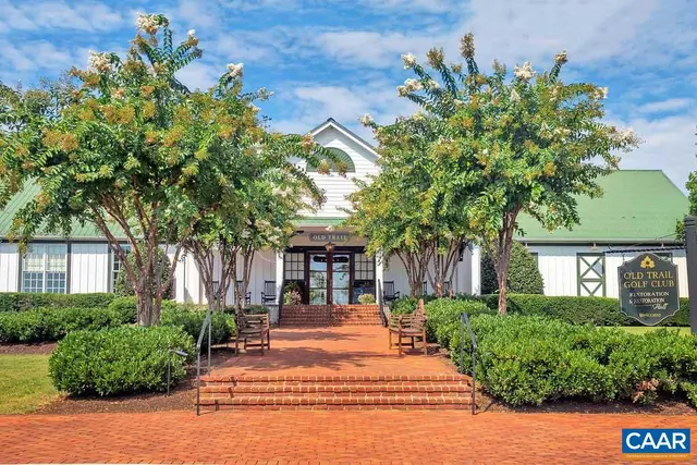 a view of an outdoor space