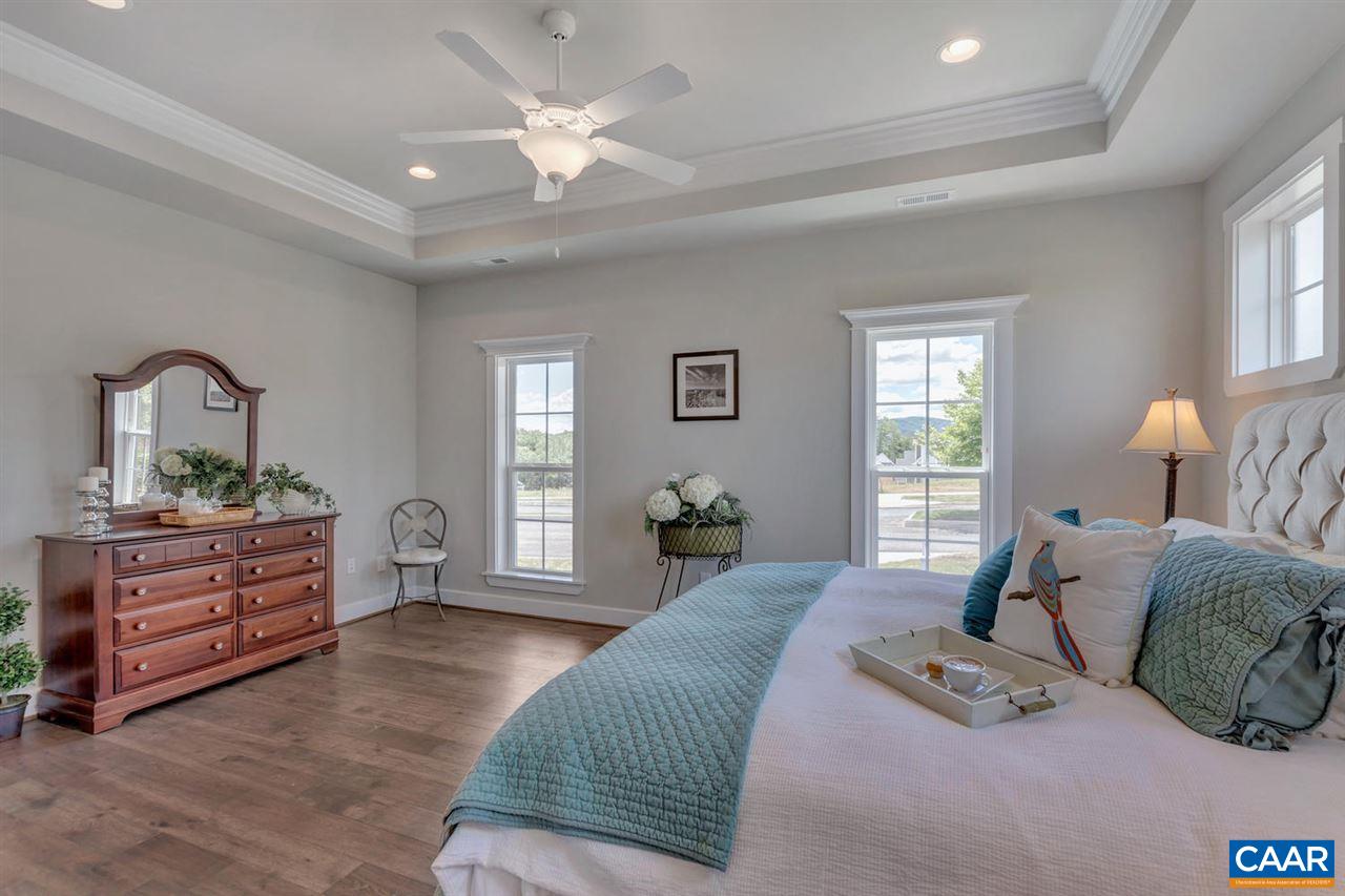 30 Portelet Road Crozet, VA 22932 - Photo 7 of 25 a living room with furniture
