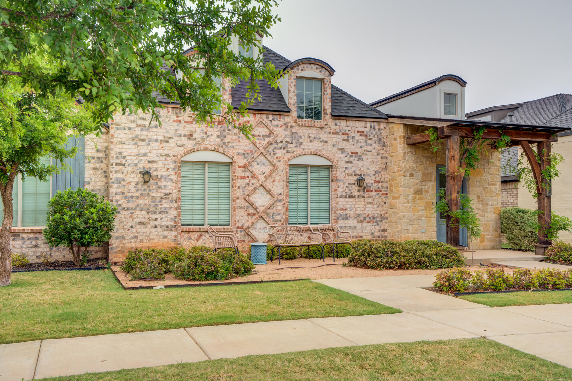 6338 88th Street Lubbock, TX 79424 - Photo 7 of 68 6338-88th-St_Lubbock-TX_2_Front-Exterior