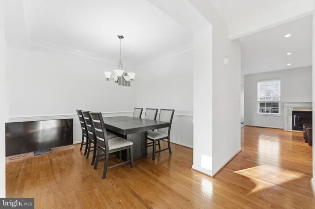 $700,000 | 25270 Whippoorwill Terrace, Chantilly, VA 20152