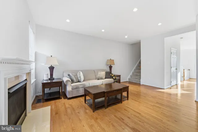 $700,000 | 25270 Whippoorwill Terrace, Chantilly, VA 20152