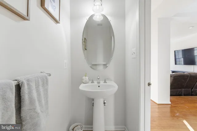 $700,000 | 25270 Whippoorwill Terrace, Chantilly, VA 20152