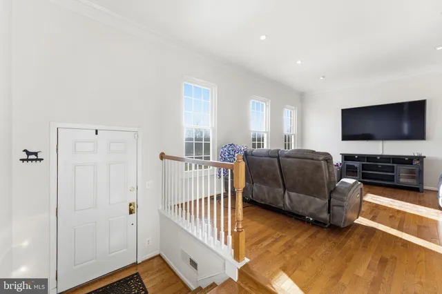 $700,000 | 25270 Whippoorwill Terrace, Chantilly, VA 20152