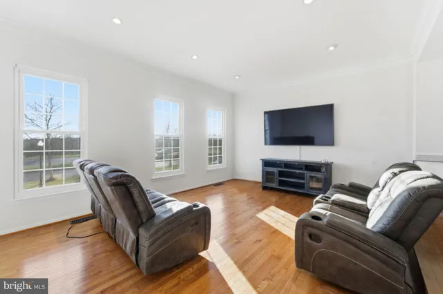 $700,000 | 25270 Whippoorwill Terrace, Chantilly, VA 20152