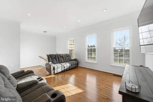 $700,000 | 25270 Whippoorwill Terrace, Chantilly, VA 20152