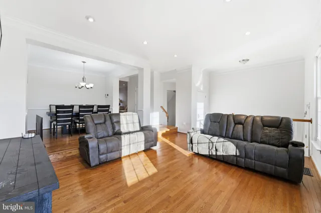 $700,000 | 25270 Whippoorwill Terrace, Chantilly, VA 20152