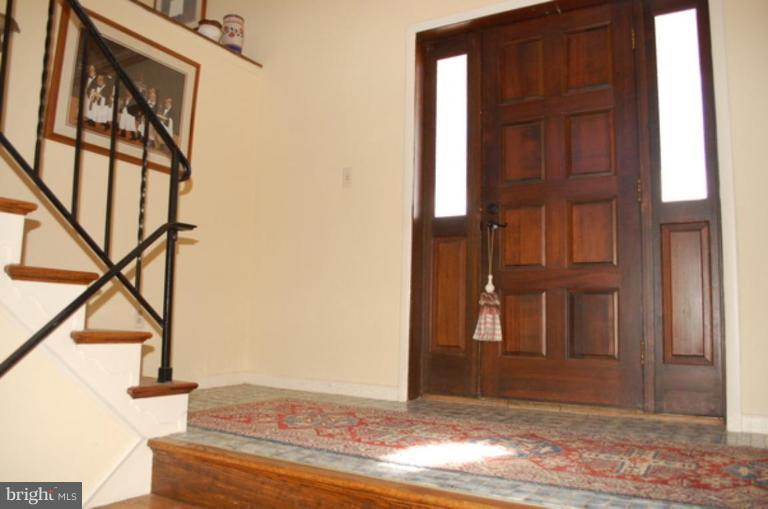 2500 Carroll Mill Road Phoenix, MD 21131 - Photo 4 of 19 Entrance / Foyer