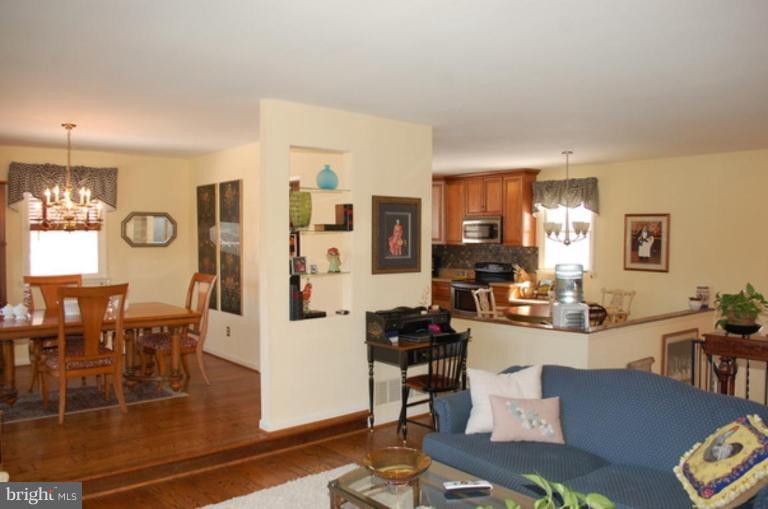 2500 Carroll Mill Road Phoenix, MD 21131 - Photo 9 of 19 Living Room/Dining Room