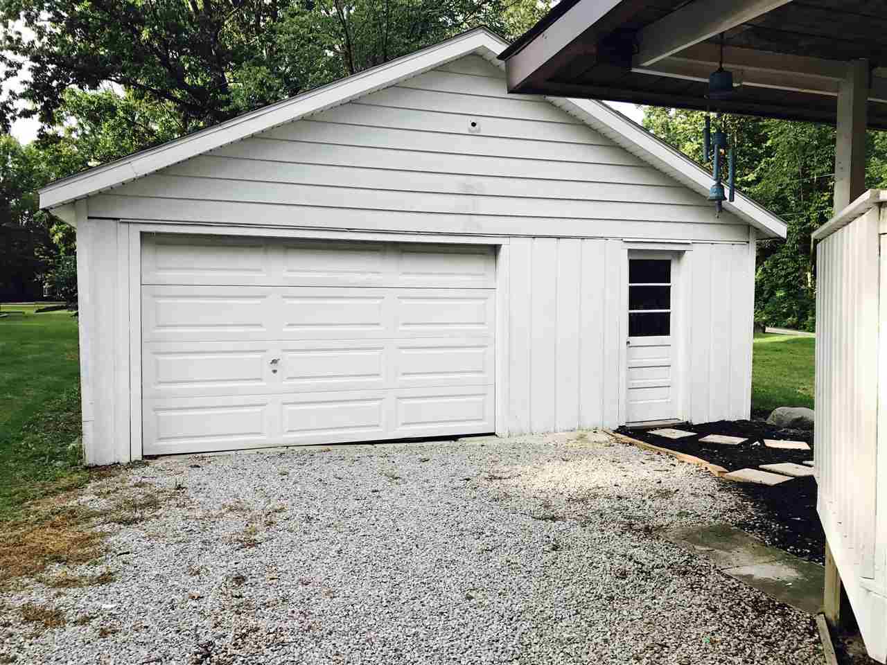 1424 Rabus Drive Fort Wayne, IN 46825 - Photo 4 of 20