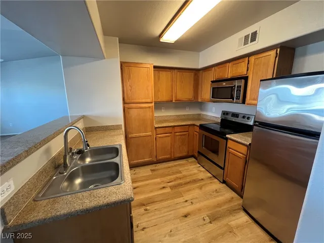 $1,710 | 7255 West Sunset Road, Unit 2072, Las Vegas, NV 89113