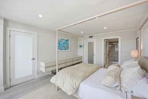 $825,000 | 7768 Lakeside Boulevard, Unit 515, Boca Raton, FL 33434