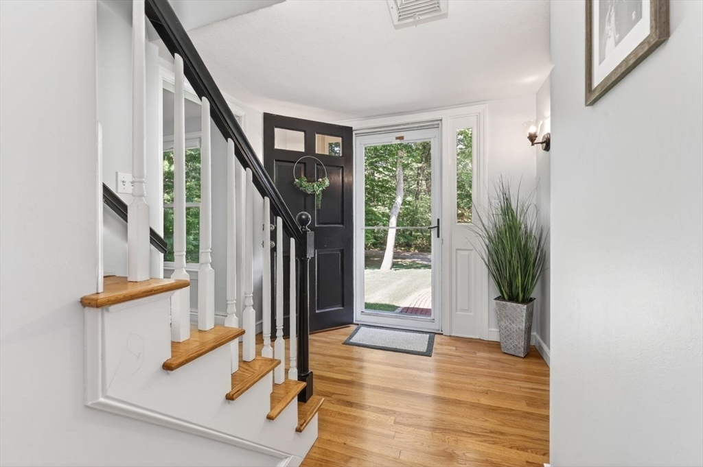17 Woods Road Norwell, MA 02061 - Photo 2 of 37