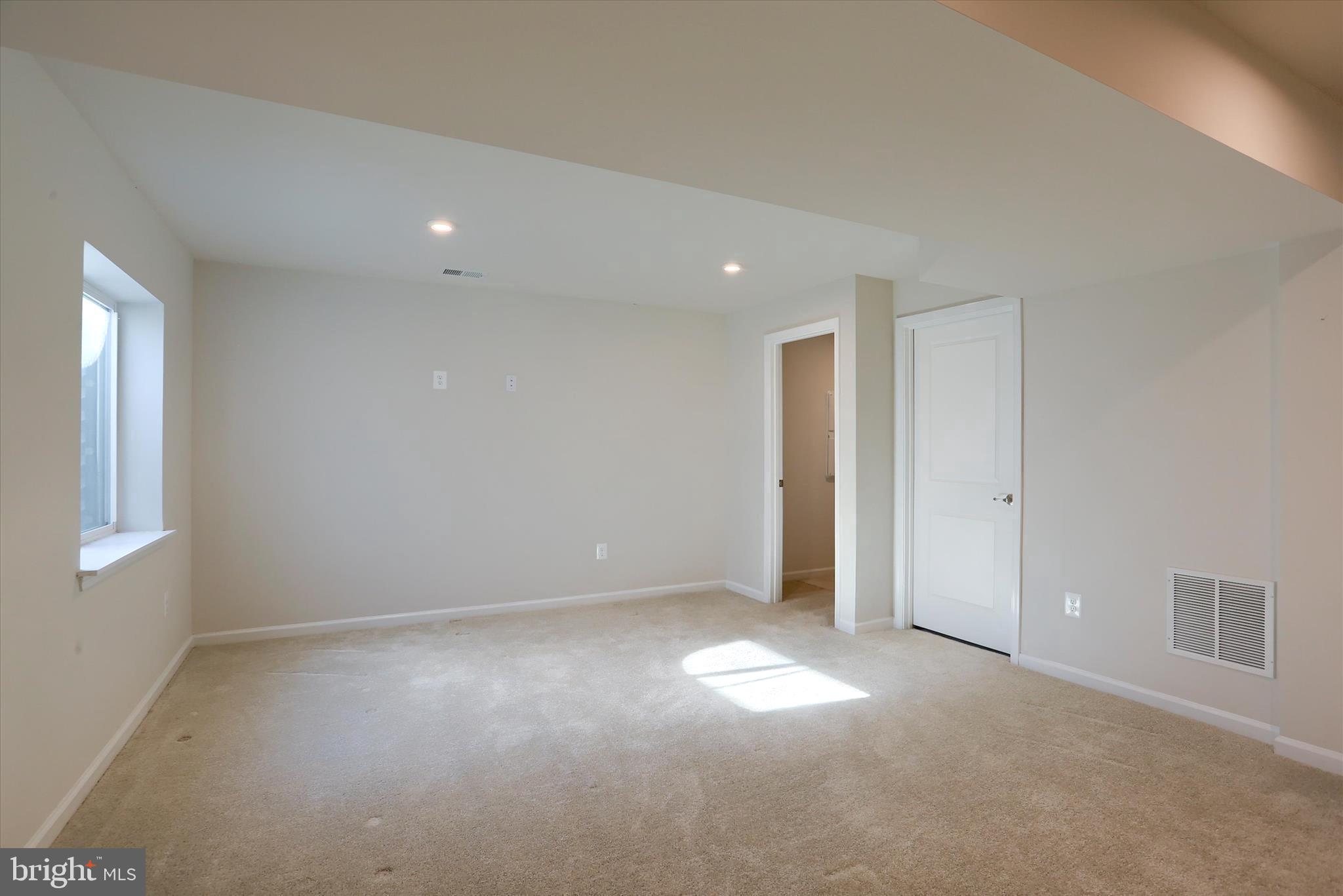 562 Monocacy Trail Spring Grove, PA 17362 - Photo 53 of 67 an empty room with windows and closet