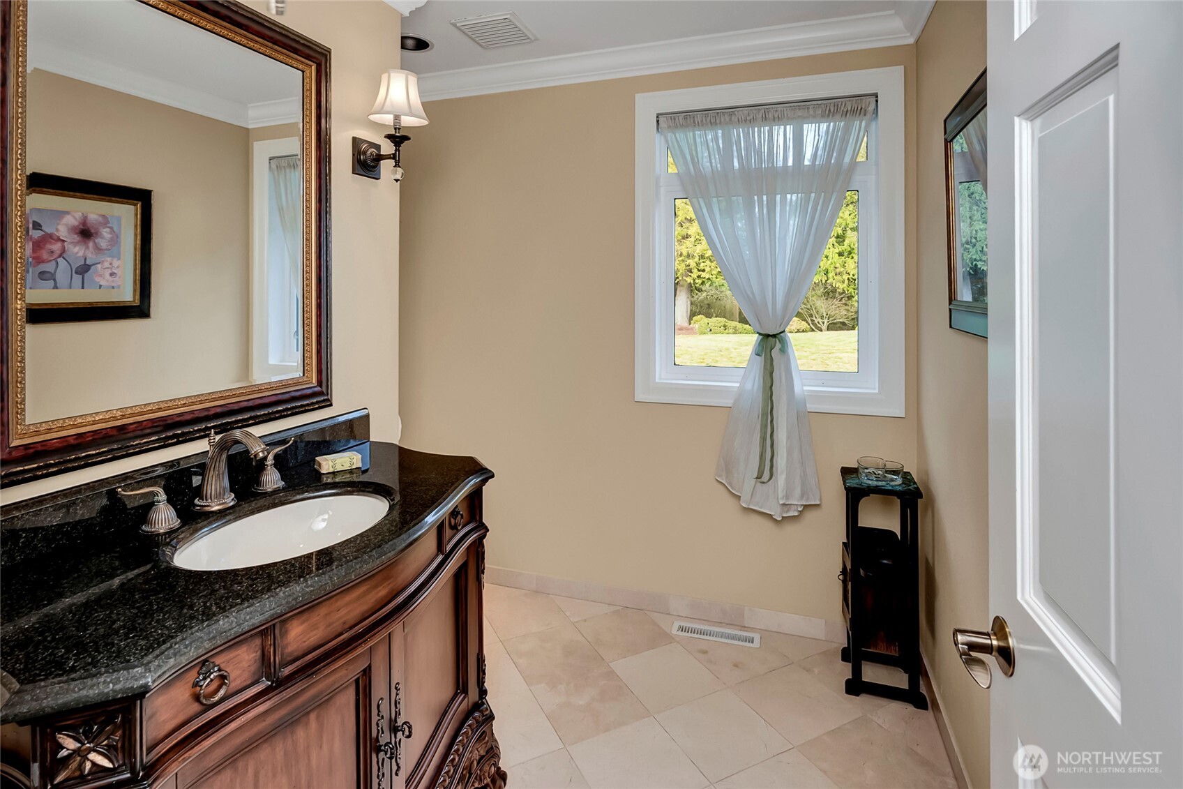 4911 Harbor Lane Everett, WA 98203 - Photo 16 of 40