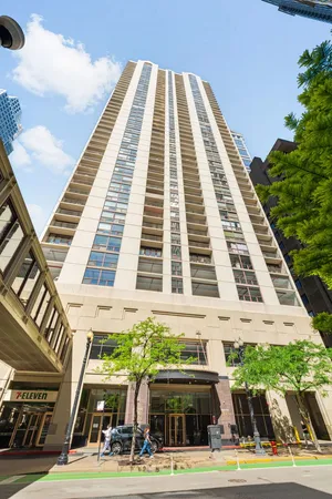 $3,400 | 200 North Dearborn Street, Unit 2402, Chicago, IL 60601