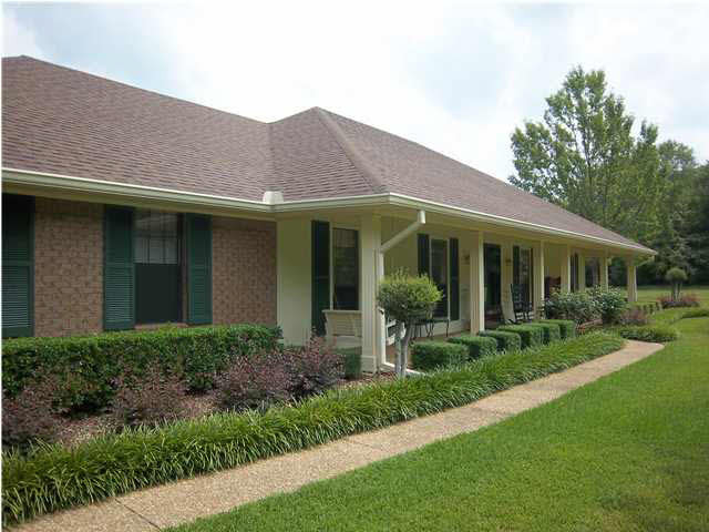 105 Oak Ridge Drive Raymond, MS 39154 - Photo 2 of 24 Photo 2