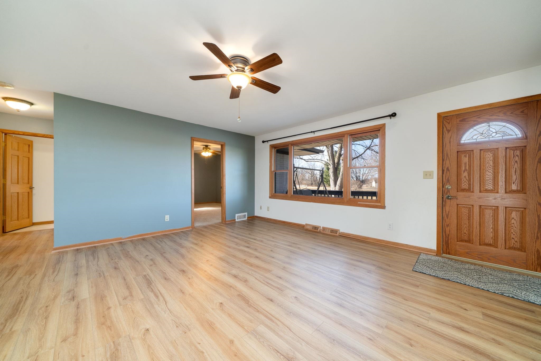 11179 Beloit Road Belvidere, IL 61008 - Photo 4 of 31