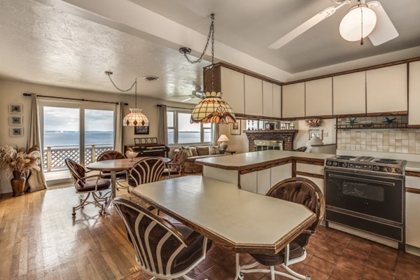 63 Upland Road Winthrop, MA 02152 - Photo 14 of 29 Gallery Image 14
