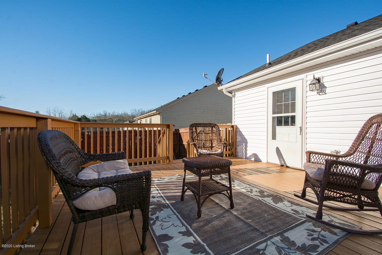 498 Madison Rae Boulevard Shepherdsville, KY 40165 - Photo 25 of 33 Deck