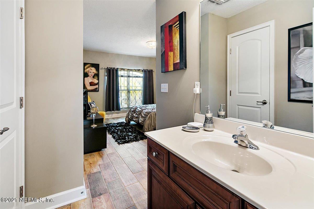322 Porta Rosa Circle St. Augustine, FL 32092 - Photo 21 of 40 20-Jack & Jill Bath