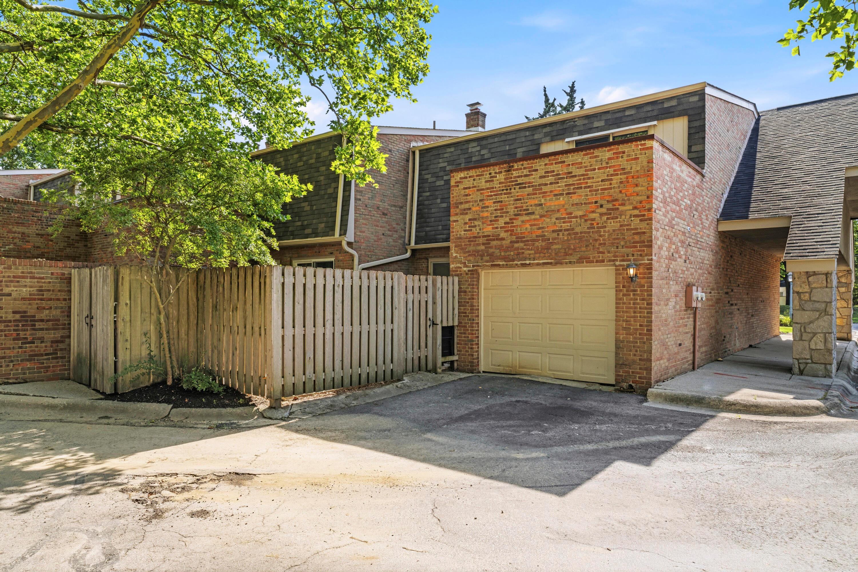 3600 Reed Road, Unit 4 Upper Arlington, OH 43220 - Photo 39 of 42 1 Car Garage