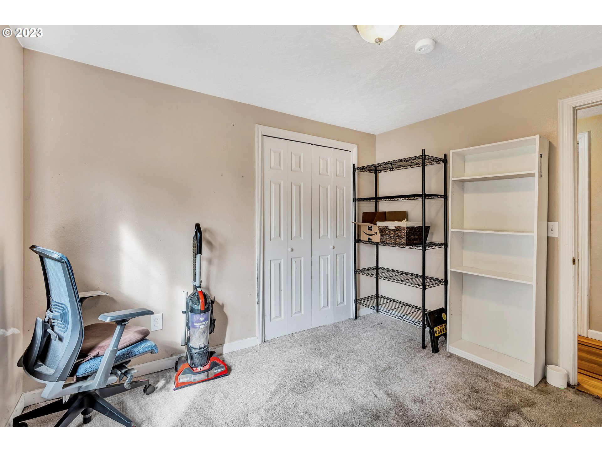 47431 Southeast Wagoneer Loop Sandy, OR 97055 - Photo 16 of 34 a living room with furniture a air conditioner vent and a window