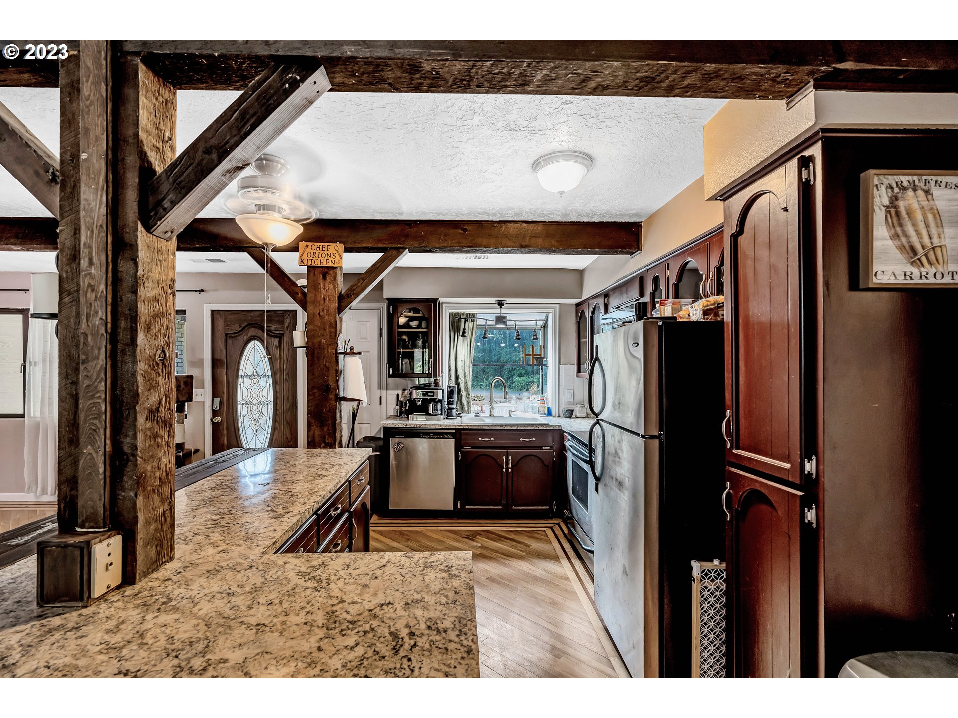 47431 Southeast Wagoneer Loop Sandy, OR 97055 - Photo 9 of 34 a room with lots of counter top space