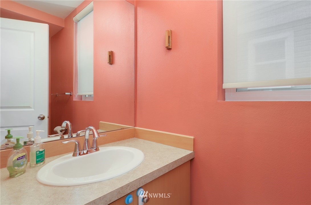 6450 High Point Drive Southwest Seattle, WA 98126 - Photo 11 of 30 Gallery Image 11
