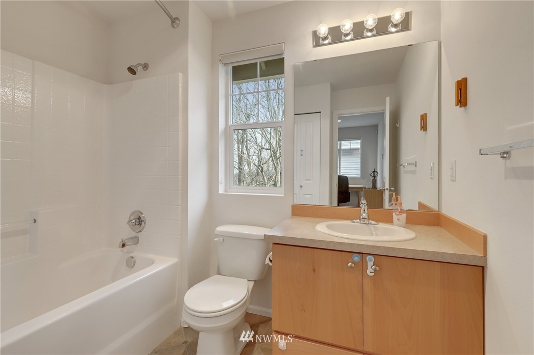 6450 High Point Drive Southwest Seattle, WA 98126 - Photo 26 of 30 Gallery Image 26