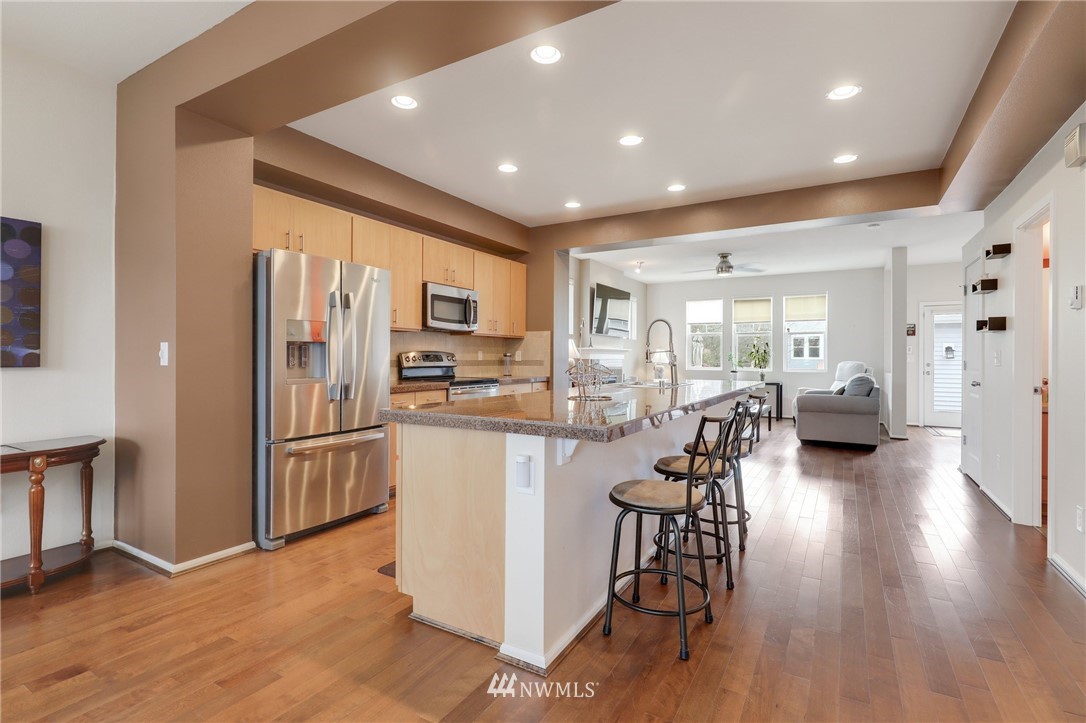 6450 High Point Drive Southwest Seattle, WA 98126 - Photo 6 of 30 Gallery Image 6