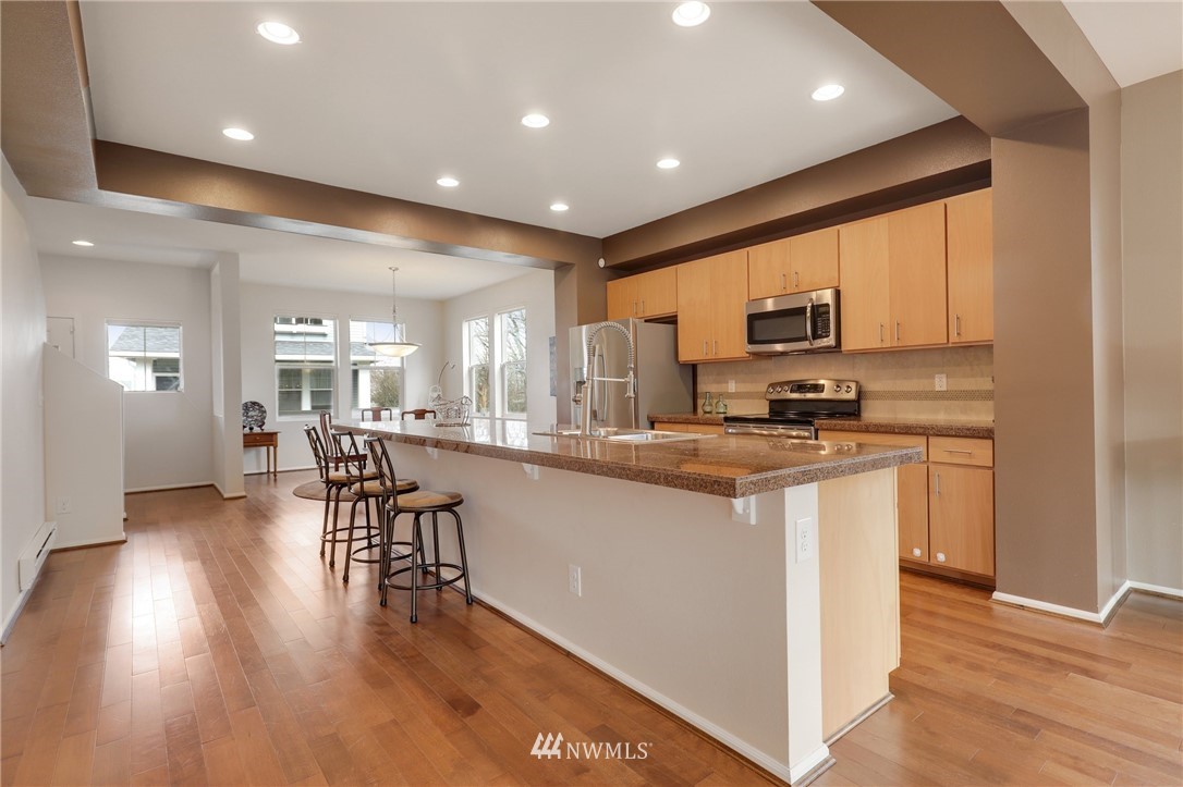 6450 High Point Drive Southwest Seattle, WA 98126 - Photo 9 of 30 Gallery Image 9