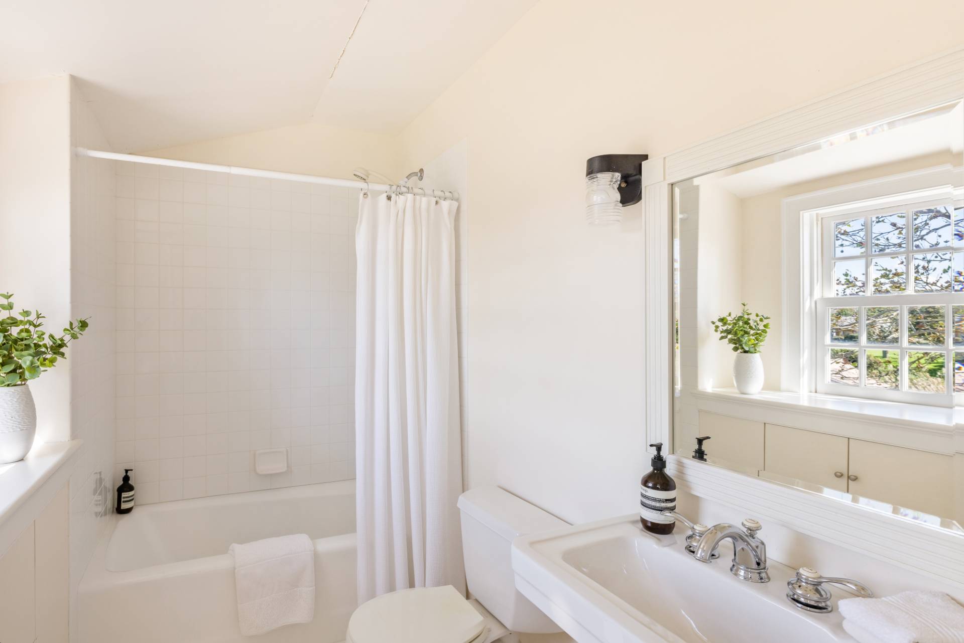 15 Jones Road East Hampton, NY 11937 - Photo 19 of 26