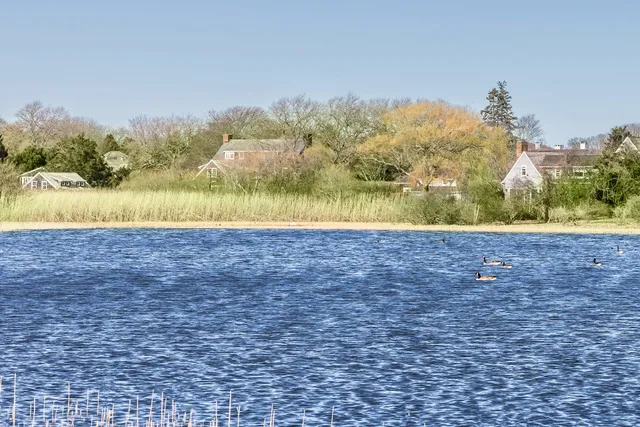$125,000 | 15 Jones Road, East Hampton, NY 11937
