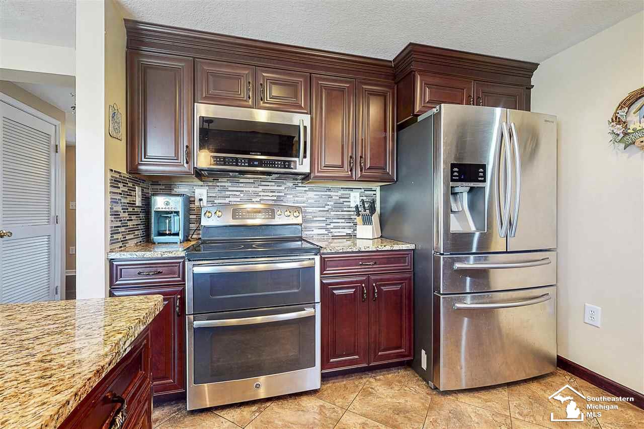 14487 Goutz Road Monroe, MI 48161 - Photo 7 of 40
