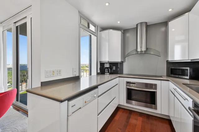 $1,100,000 | 2295 South Ocean Boulevard, Unit 816, Palm Beach, FL 33480