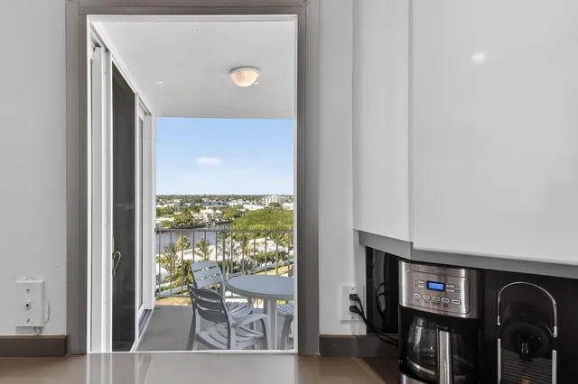 $1,100,000 | 2295 South Ocean Boulevard, Unit 816, Palm Beach, FL 33480