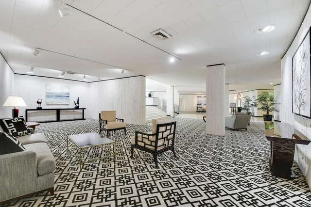 $1,100,000 | 2295 South Ocean Boulevard, Unit 816, Palm Beach, FL 33480