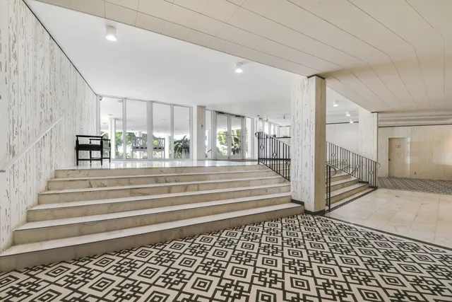 $1,100,000 | 2295 South Ocean Boulevard, Unit 816, Palm Beach, FL 33480