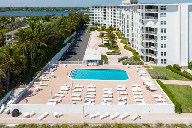 $1,100,000 | 2295 South Ocean Boulevard, Unit 816, Palm Beach, FL 33480