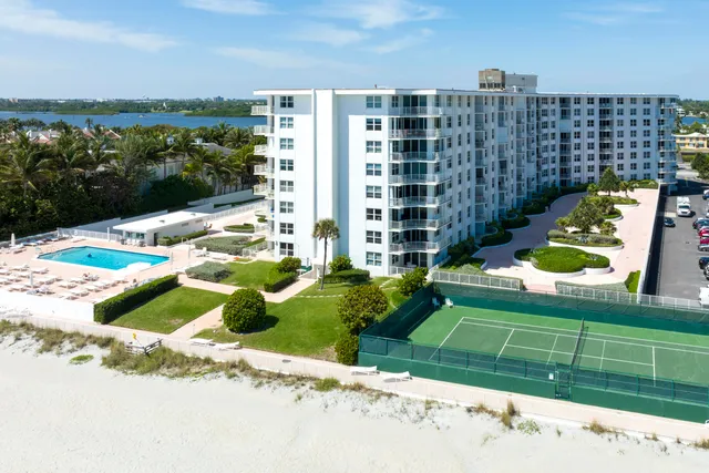 $1,100,000 | 2295 South Ocean Boulevard, Unit 816, Palm Beach, FL 33480