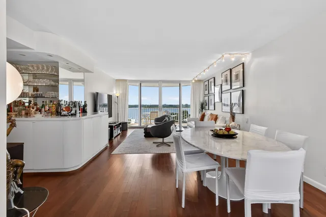 $1,100,000 | 2295 South Ocean Boulevard, Unit 816, Palm Beach, FL 33480