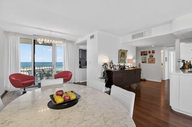 $1,100,000 | 2295 South Ocean Boulevard, Unit 816, Palm Beach, FL 33480