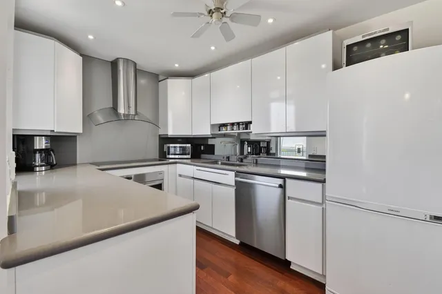 $1,100,000 | 2295 South Ocean Boulevard, Unit 816, Palm Beach, FL 33480