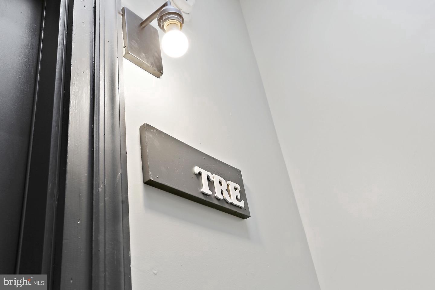 1732 McCulloh Street Baltimore, MD 21217 - Photo 20 of 30 a view of an entryway